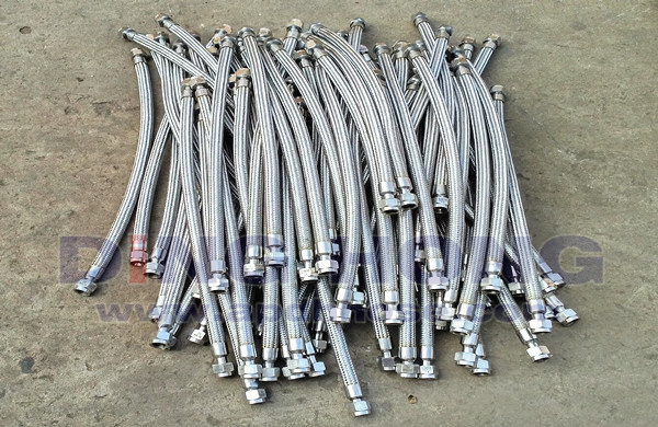 Flexible gas hose pipe