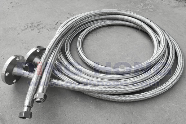 Flange flexi hose pipe